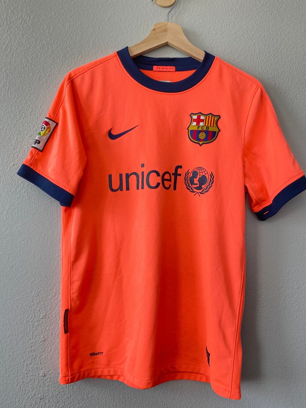 Nike FC Barcelona 2009-10 Away Jersey UNICEF LFP Orange Men's S 355020-870 Y2K